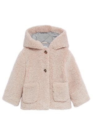 Veste à capuche pour tout-petit rose clair avec texture douce en polaire, deux poches avant et deux boutons marron sur le devant.