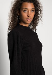 ONLY ONLKATIA HIGH NECK - Strickpullover - black