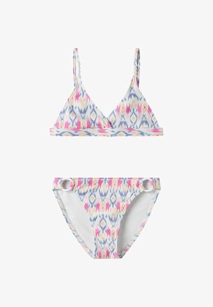 Ensemble bikini deux pièces avec motif géométrique pastel rose, bleu et beige, haut triangle avec perles sur les bretelles, et détails en anneau sur les côtés du bas.