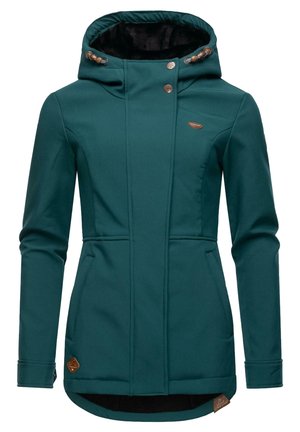 Petroleumsfarvet softshelljakke til kvinder med hætte, forlommer, lukkes med knapper og lynlås samt dekorative træperler på hætte-snore.