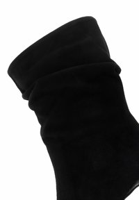 Derimod WRINKLE - Botines - black