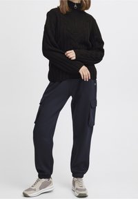 Oxmo Strickpullover - black