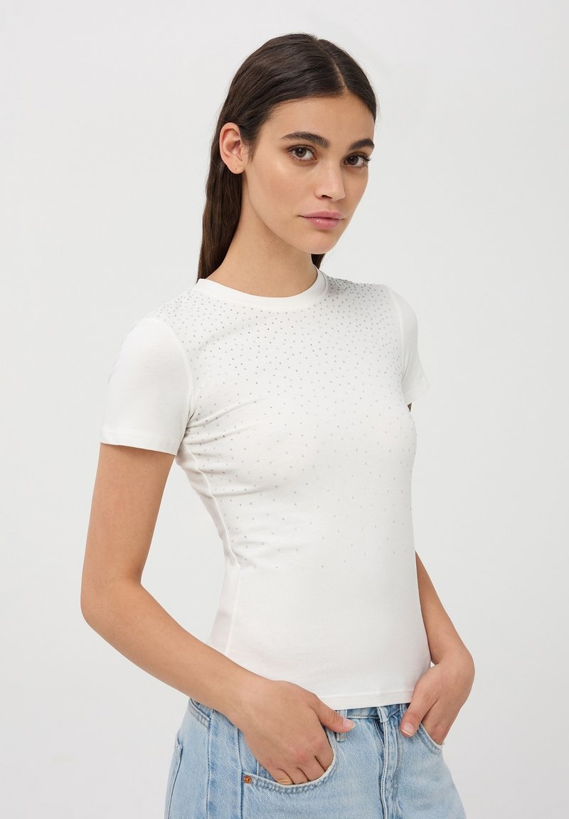 Terranova ELASTICIZZATA CON MICRO STRASS - T-shirt con stampa - bianco lana