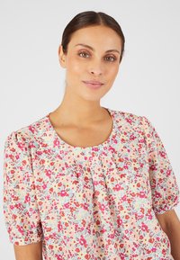 Damart RELIÉFÉ STRETCH - T-shirt print - multicolore fleuri