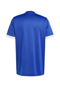 Modrý atletický dres s hladkou texturou, krátkými rukávy a bílými detaily na manžetách. Kulatý límec, jednobarevný design bez vzorů.