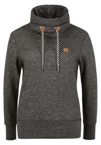 Grå fleece hettegenser med høy krage, ribbede mansjetter og nederkant. Har stripete snor og en liten logo-patch. Myk tekstur.