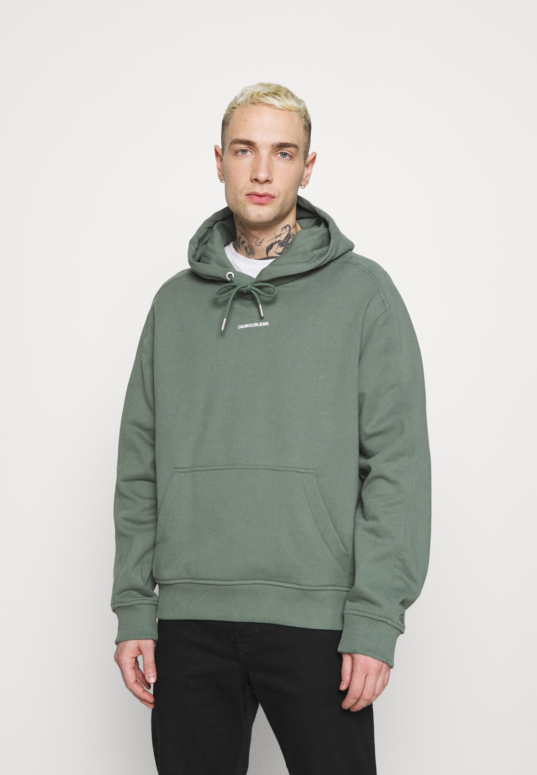 Calvin Klein Jeans MICRO BRANDING HOODIE - Hoodie - duck green/olijfgroen -  Zalando.be