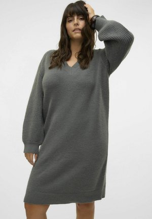 VMCENYA - Strickkleid - balsam green