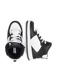 Tenisi în culori alb și negru, tip high-top, cu exterior din piele, şirete albe, vârf rotunjit, guler căptușit și detaliu cu logo pe limbă.