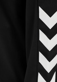 Hummel HMLPROMO POLY HOODIE - Felpa con cappuccio - black