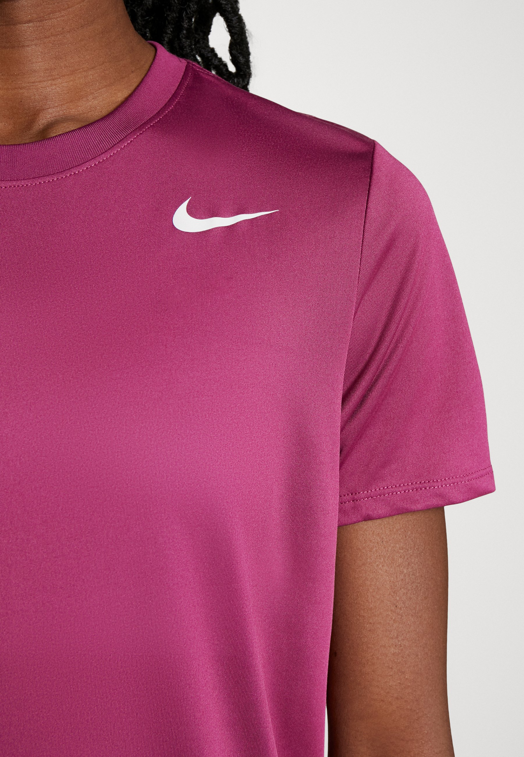 Nike Performance TEE - Sport T-shirt - rosewood/white/bordeauxrood -  Zalando.nl
