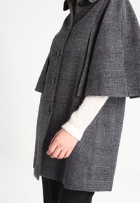 mint&berry Poncho - grey