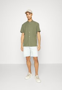 DRYKORN TIJAN - Camisa - green