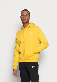Nike Sportswear SPORTSWEAR CLUB FLEECE - Sweatshirt com capuz - vivid sulfur