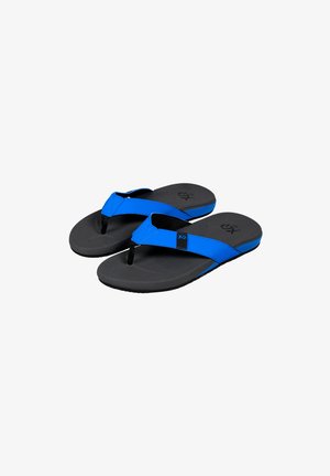 Zwarte flip-flops met een blauwe rubberen band en teenzool. Het ontwerp heeft een geprofileerde voetbed en een merklogo op de band.