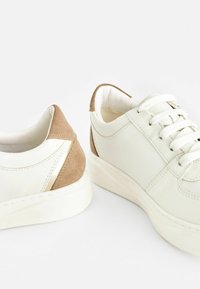 Next SIGNATURE  - Matalavartiset tennarit - white