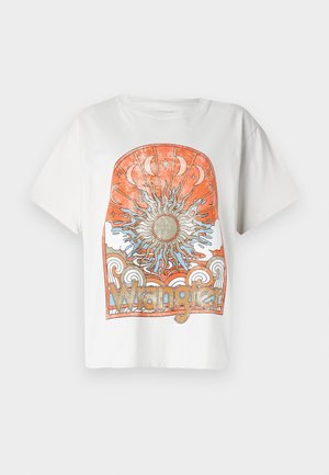 Wrangler GIRLFRIEND TEE - Print T-shirt - vintage white