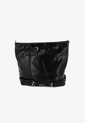 Borsa a tracolla nera in pelle con una texture liscia, design asimmetrico unico, tasca con zip e dettagli della tracolla regolabile.