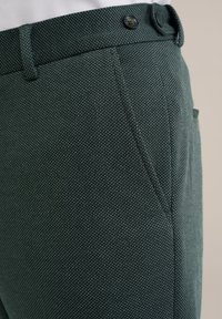 Trousers - green