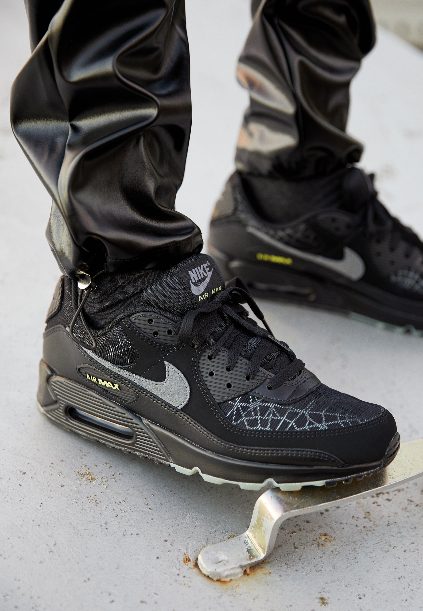 nike air max 90 black gray