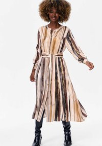 Knopenblouse, lange mouwen jurk met verticale strepen in beige, bruin en goud. Inclusief een strikceintuur en een vloeiende silhouet.