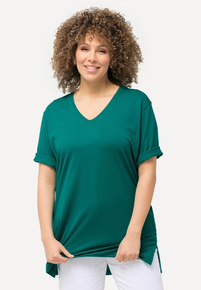 Ulla Popken PLUS SIZE RELAXED FIT V-NECK TEE - T-Shirt basic - classic emerald