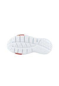 Suela de zapato de goma blanca con un patrón de agarre texturizado, que presenta acentos rojos. El diseño incluye secciones rectangulares y hoyuelos circulares.