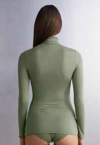 Intimissimi ALRIGHT - Långärmad tröja - grün salvia green
