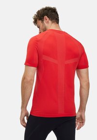 FALKE RUNNING - Sport T-shirt - tangerine