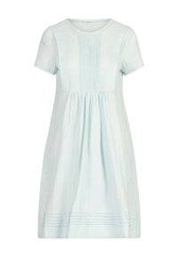 Jasnoniebieska lniana sukienka z krótkimi rękawami, okrągłym dekoltem, plisowanym górnym częścią oraz marszczoną spódnicą, z poziomymi przeszyciami w pobliżu dołu.
