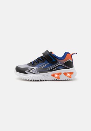 Geox, ASSISTER BOY - Baskets basses - black/orange