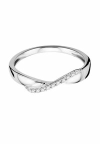 Sudraba gredzens ar izspirta dizainu, kuram ir rinda ar maziem caurspīdīgiem kristāliem vienā pusē. Gluda, pulēta tekstūra. Apaļa forma.