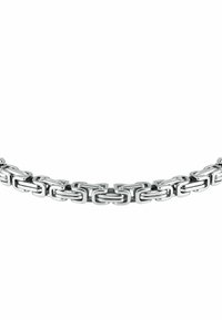 Collana in argento con maglie rettangolari intrecciate, dotata di una finitura lucida e bordi arrotondati. La lunghezza è costante in tutta la lunghezza.