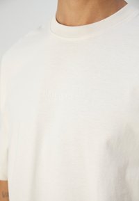 Jack & Jones JORSANTORINI TEE CREW NECK - T-shirts basic - buttercream