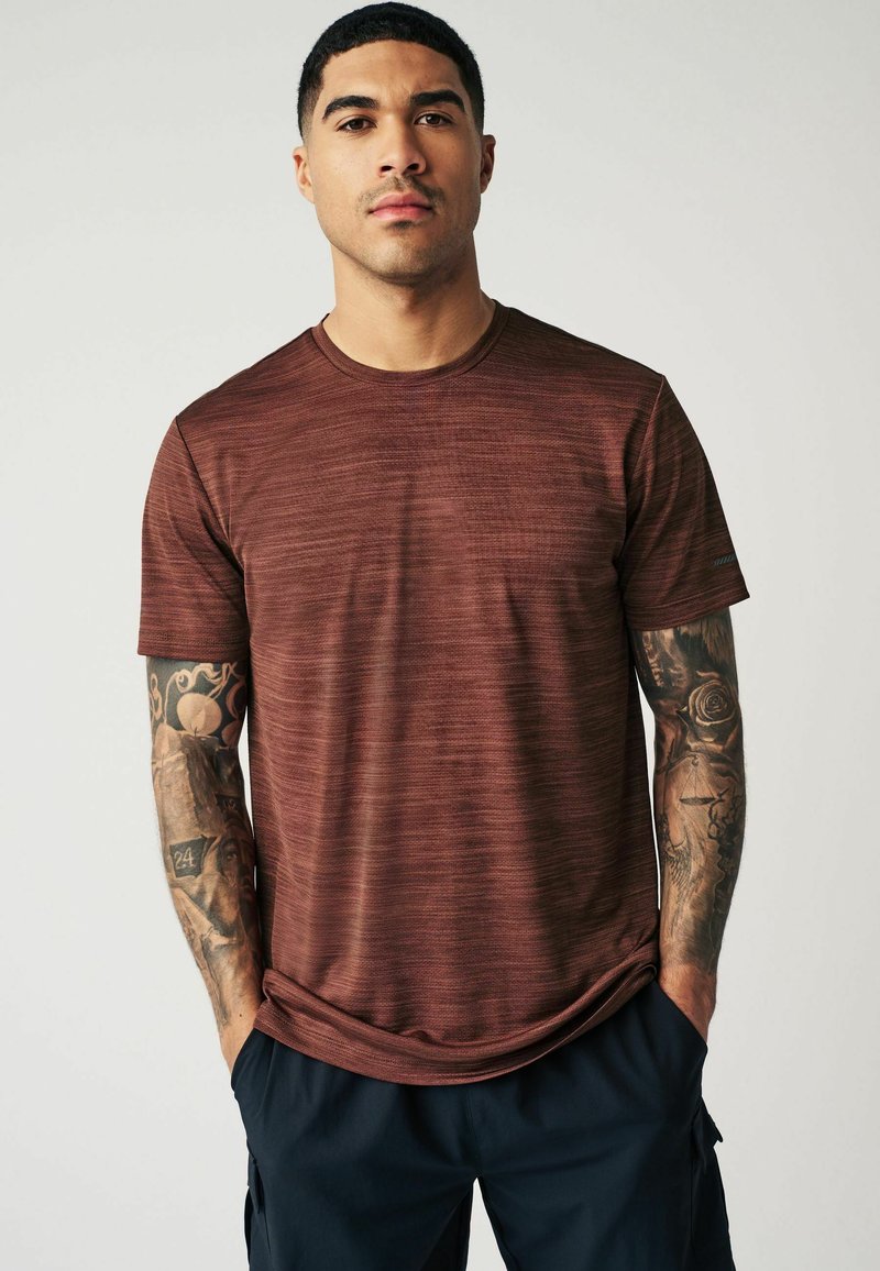 Next - ACTIVE REGULAR FIT - T-shirt basic - clay, Vergroten