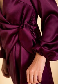 THE-ARE MANGA LARGA ADO - Vestido de cóctel - rojo