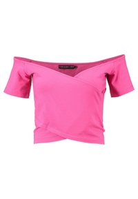 Top rosa de tejido elástico suave, con escote hombros al aire y mangas cortas, con un diseño frontal de estilo envolvente. Presenta un diseño sencillo y limpio, sin patrones.