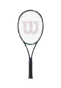 Tennisracket met een zwart frame, witte snaren en een opvallend rood "W" logo. Gestructureerde zwarte handgreep voor grip, ovale kop.