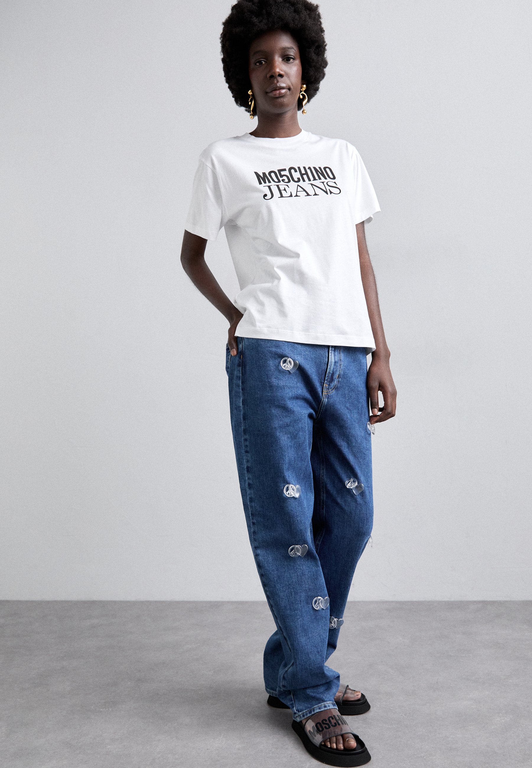 MOSCHINO JEANSラインストーンロゴ薄手春ニットY2Kセレブインポート MOSCHINO JEANSラインストーンロゴ薄手春ニットY2Kセレブインポート