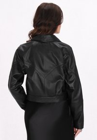 faina Blazer - black