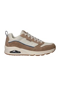 Beige en crèmekleurige sport sneakers met een bovenwerk van suède en mesh, geperforeerde details, blauwe accenten, een gevoerd nekrand en luchtkussens in de zool.