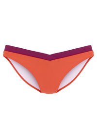 Oranžs bikini apakšdaļa ar dziļu purpura jostas daļu. Gluda auduma, V formas priekšpuse un balta iekšējā oderējuma. Nav redzamu rakstu vai aparatūras.