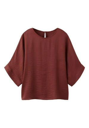 Bluza lejeră, cu mâneci scurte, de culoare ruginie, cu decolteu rotund și închidere cu nasture tip cheia la spate.