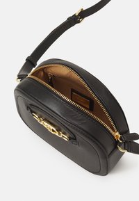 Lauren Ralph Lauren JORDYNN CROSSBODY MEDIUM - Axelremsväska - black