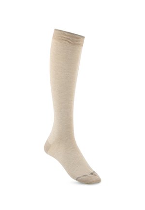 Chaussette beige mi-mollet avec un bord-côtes et des zones renforcées au niveau des orteils et du talon, présentée sur fond blanc.