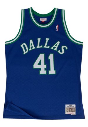 Dallas Mavericks basketbalshirt in blauw met groene en witte rand, nummer 41 en NBA-logo, gelabeld Hardwood Classics 1998-99 Dirk Nowitzki.
