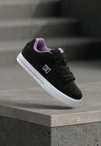 Επιλέχθηκε, black/lavender