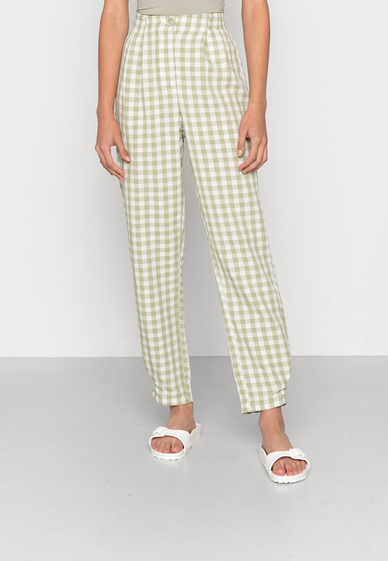 Vero Moda Kalhoty - white
