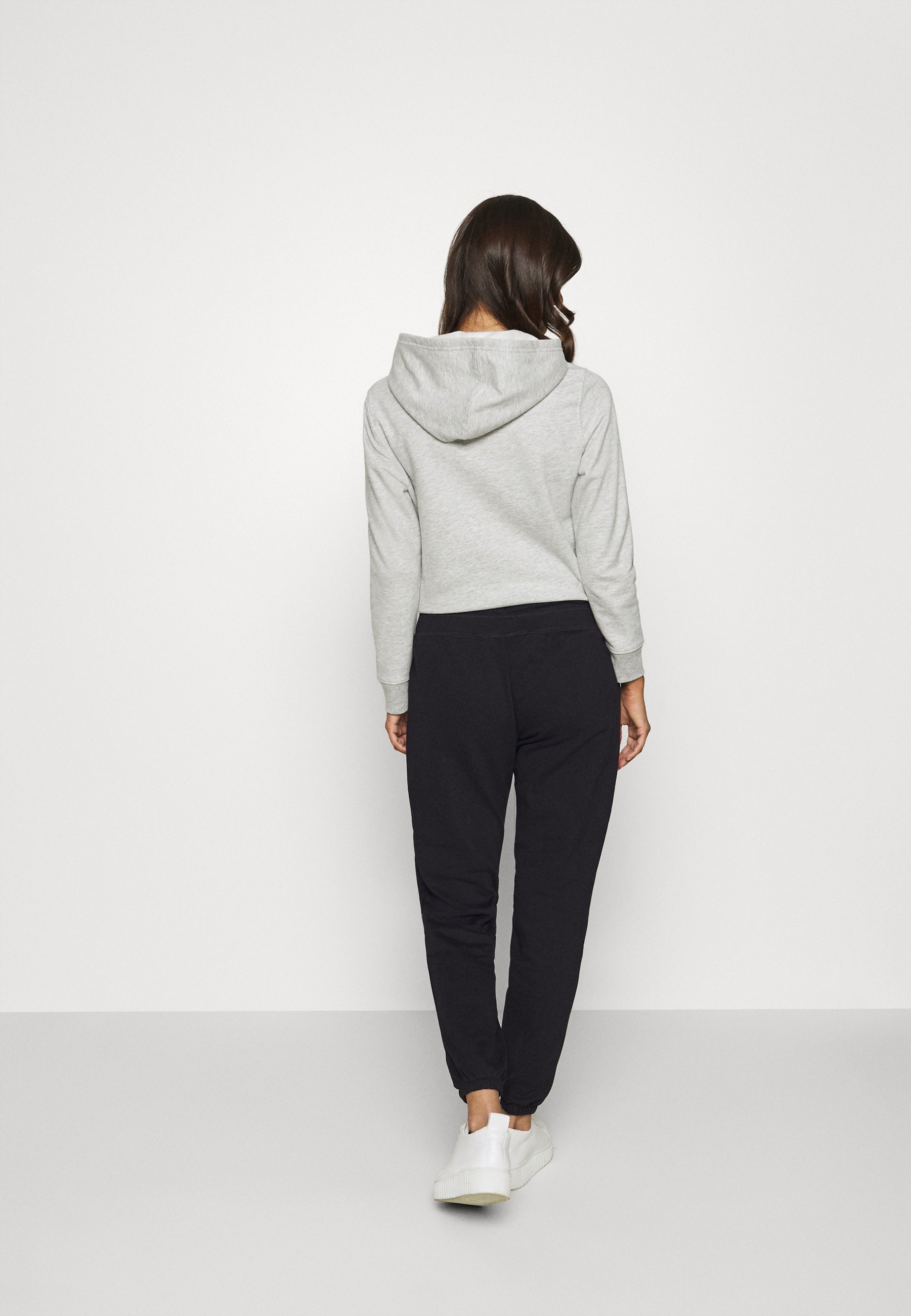 gap tracksuit bottoms