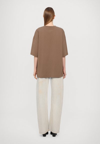 MM6 Maison Margiela T-shirts med print - light brown
